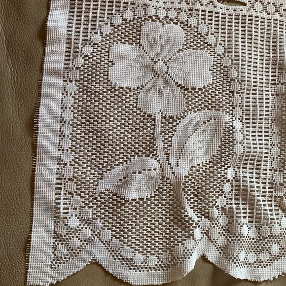 Floral lace window valance - Picture 4 of 5